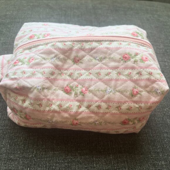 Custom Cube-y Makeup Bag - Picture 1 of 1